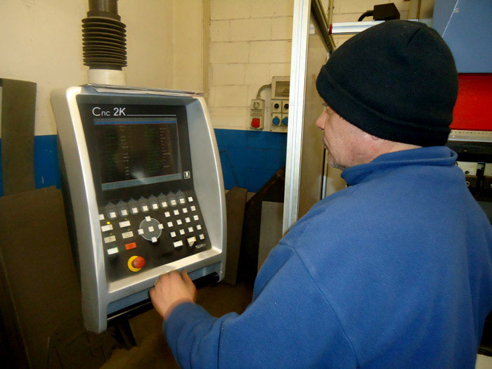 TRE ERRE Carpenteria Meccanica e Metallica - Controllo Numerico 1